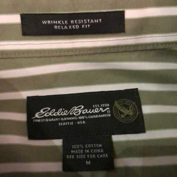 Eddie Bauer button down shirt relaxed fit size M - Picture 2 of 3